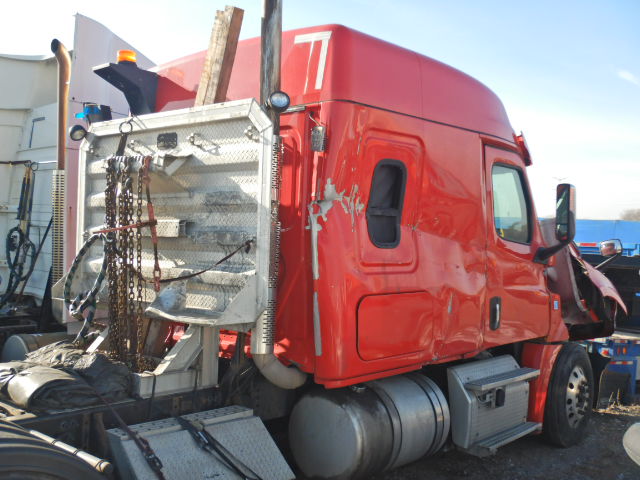 2019 Freightliner Cascadia - Image 8