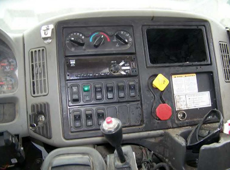 2019 International MA025 Derrick Digger - Image 15