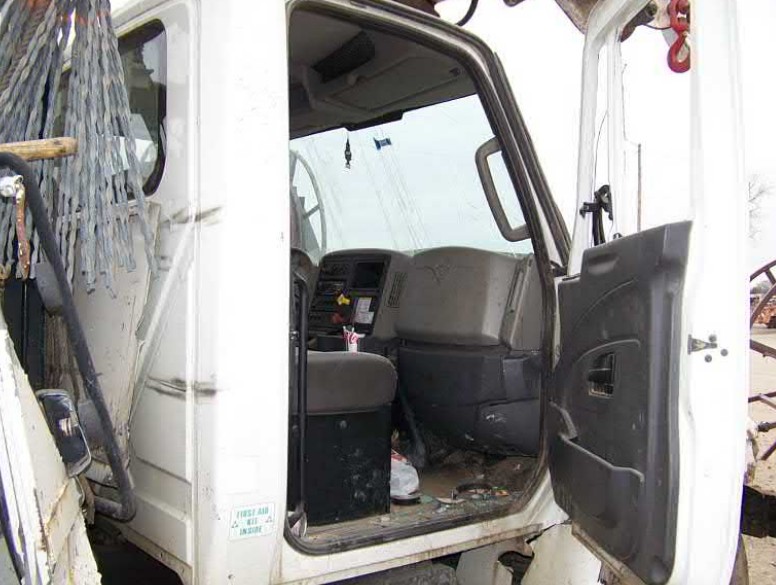 2019 International MA025 Derrick Digger - Image 2