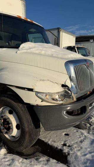 2019 International MV607 Box Truck - Image 2