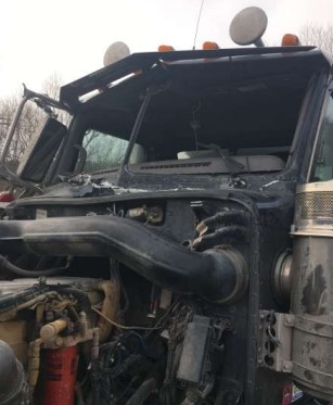 2019 Peterbilt 389 6 x 4 Glider Tank Truck - Image 23