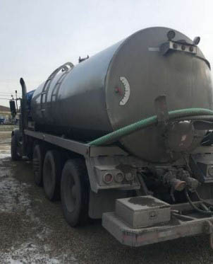 2019 Peterbilt 389 6 x 4 Glider Tank Truck - Image 5