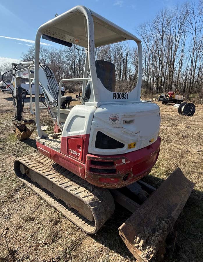 2019 Takeuchi TB235-2 Excavator - Image 9