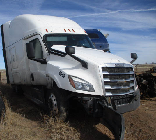 2020 Freightliner Cascadia - Image 3