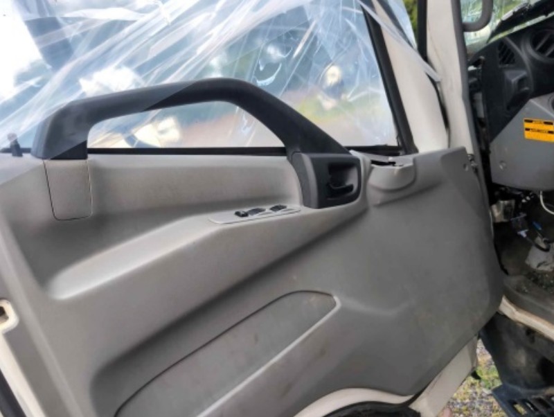 2020 Hino 195 Box Truck - Image 11