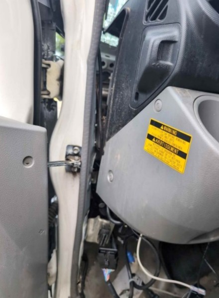 2020 Hino 195 Box Truck - Image 12