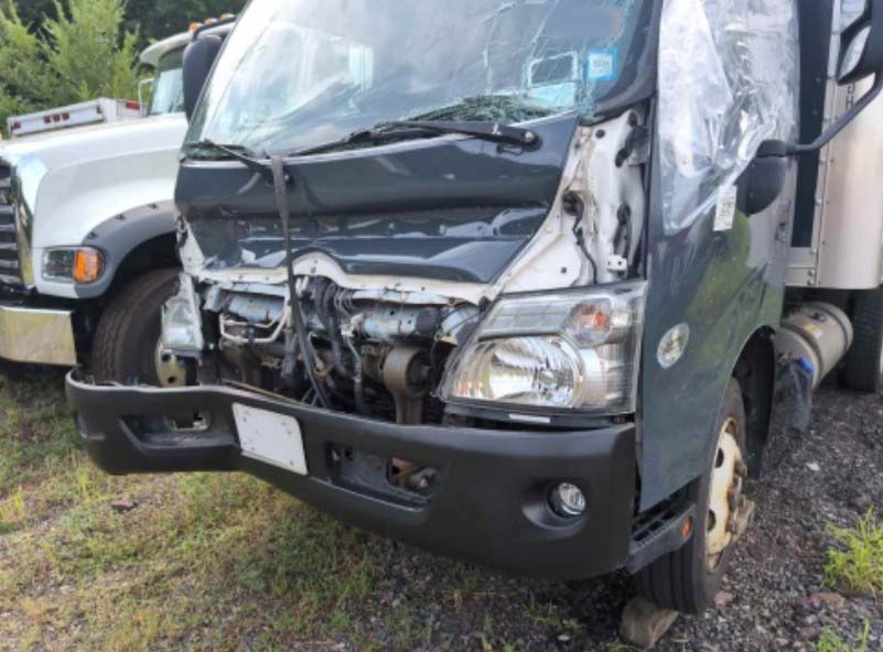 2020 Hino 195 Box Truck - Image 2