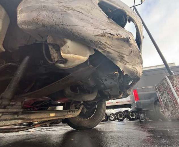 2020 International MV607 Reefer Box Truck - Image 13