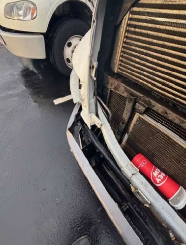 2020 International MV607 Reefer Box Truck - Image 4