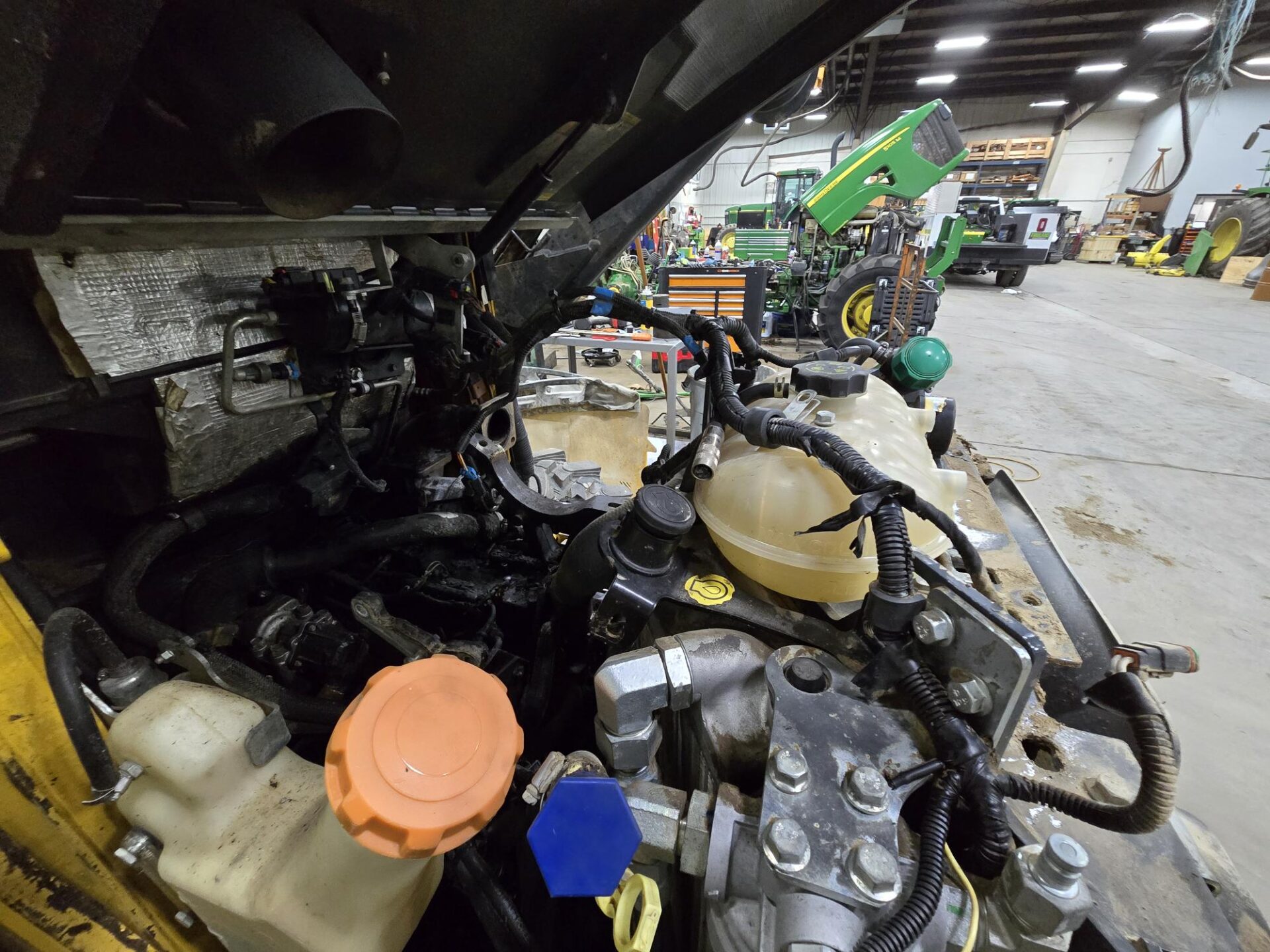 2020 John Deere 324G Skid Steer - Image 10