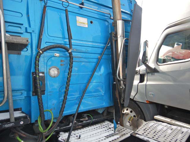 2020 Volvo VNL670 - Image 12