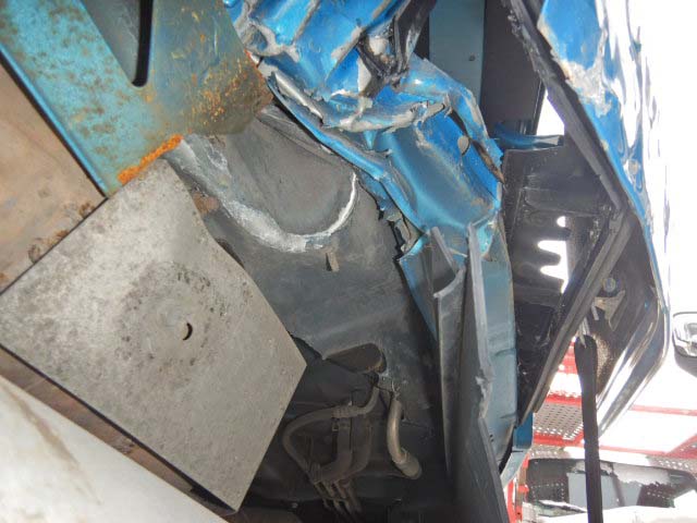 2020 Volvo VNL670 - Image 17