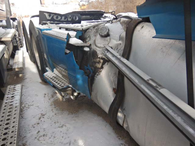 2020 Volvo VNL670 - Image 19