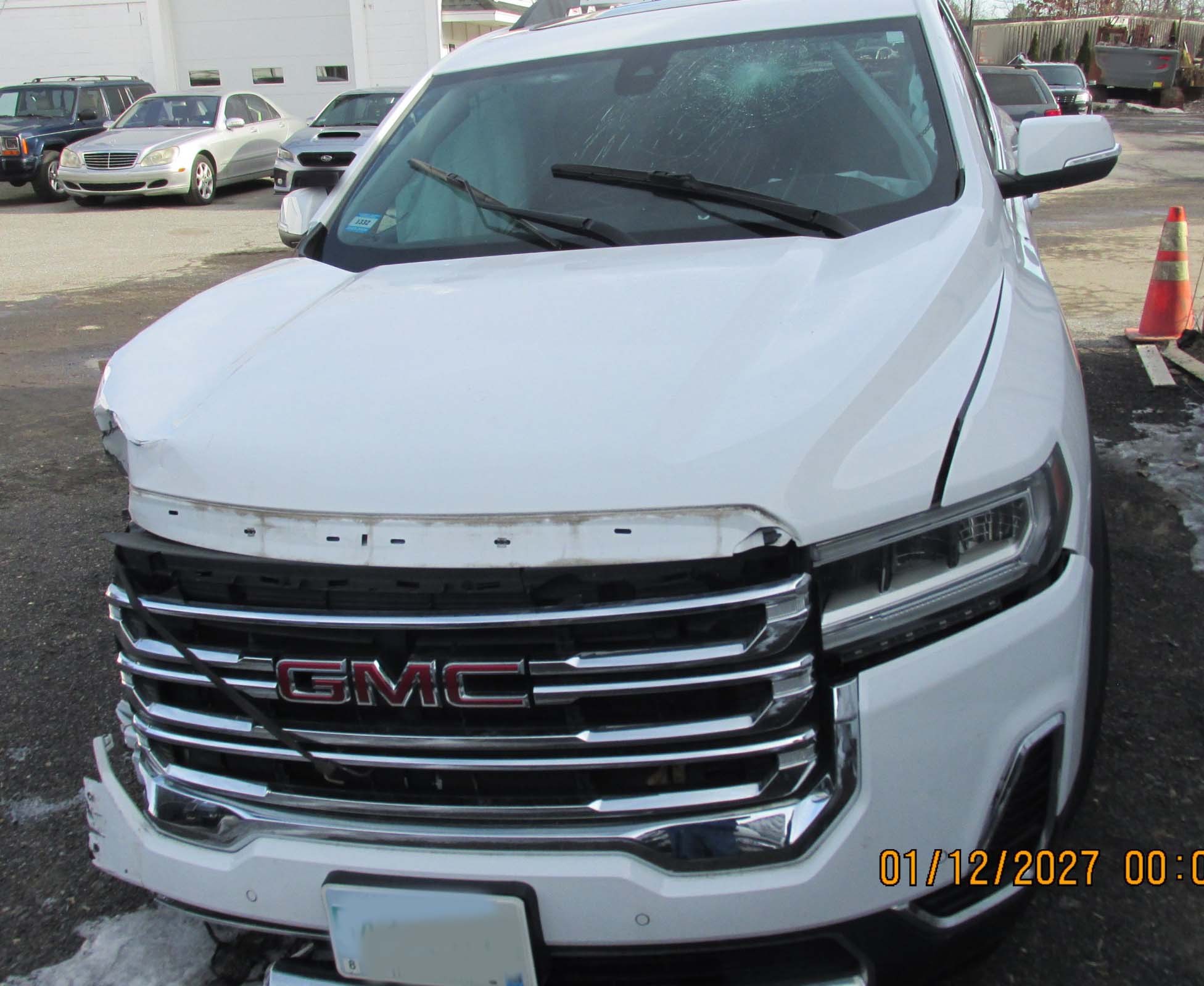 2022 GMC Acadia - Image 5