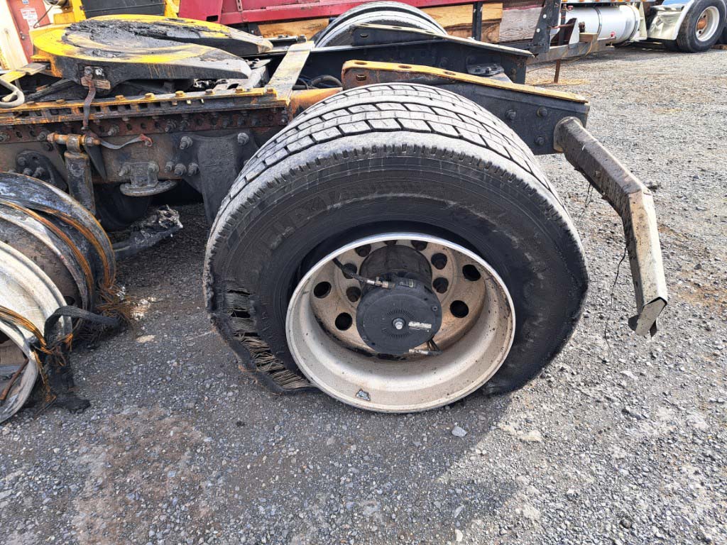 2023 Freightliner Cascadia - Image 10