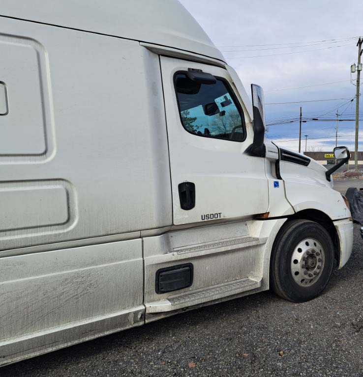 2023 Freightliner Cascadia - Image 5