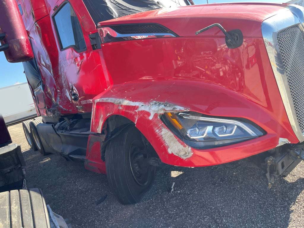 2023 Kenworth T680 - Image 3