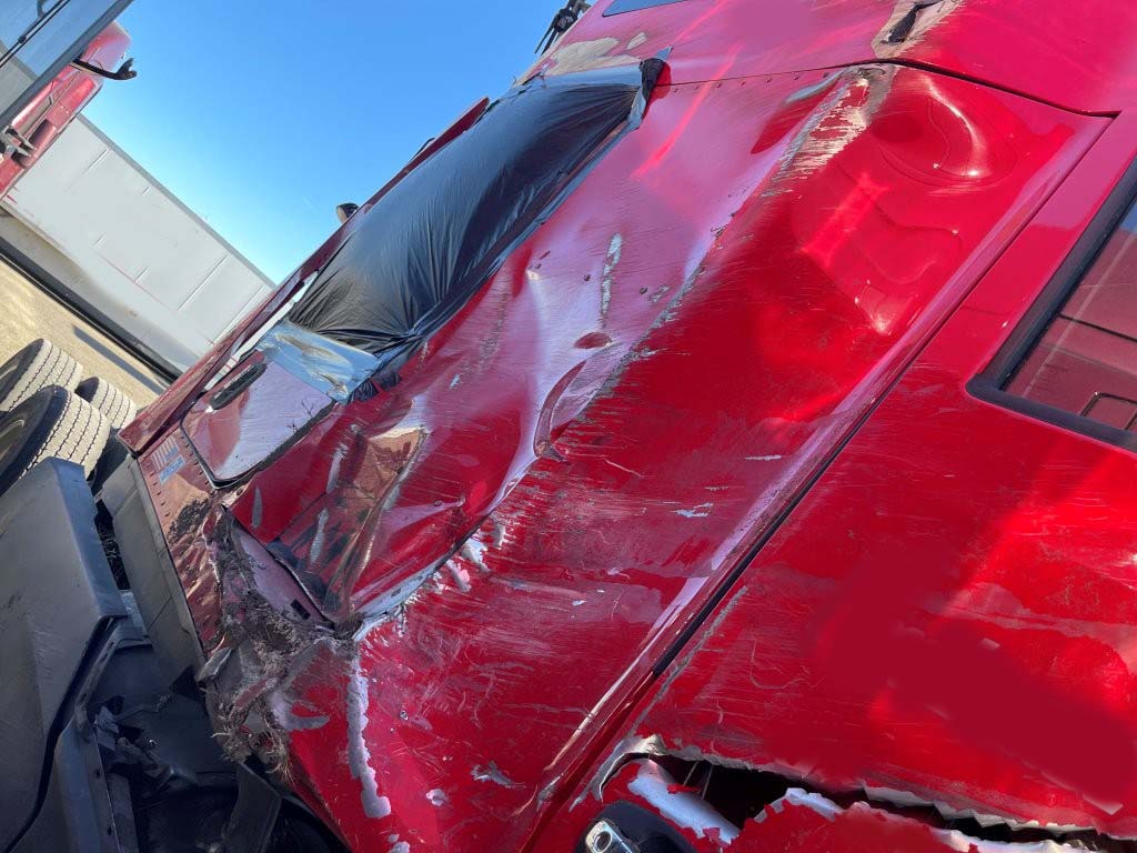 2023 Kenworth T680 - Image 5