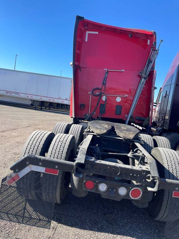 2023 Kenworth T680 - Image 6