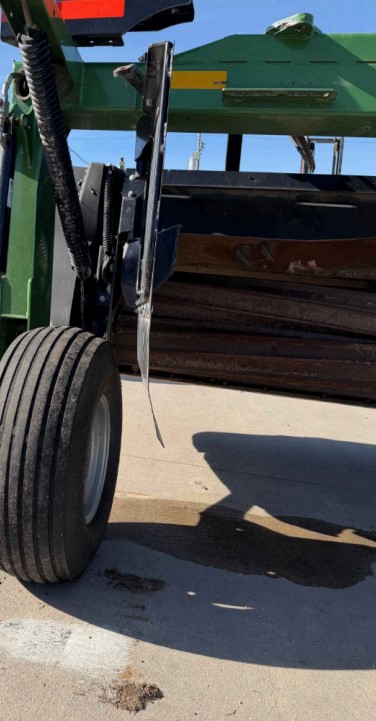 2024 Krone ECTC400 Easycut Trailer Mower - Image 13