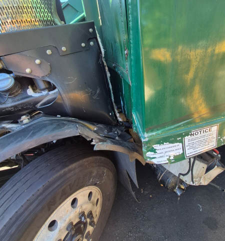 2023 Peterbilt 520 with EZ Pack Goliath G400 28XD Rear Loader Body - Image 12