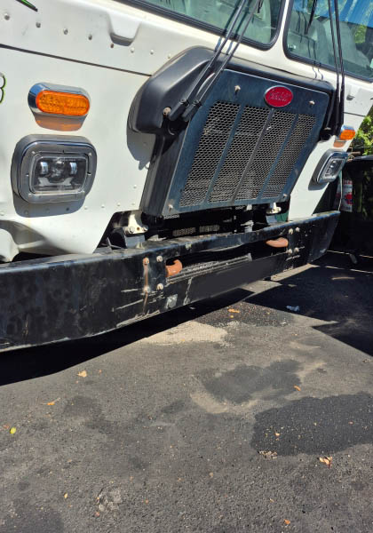 2023 Peterbilt 520 with EZ Pack Goliath G400 28XD Rear Loader Body - Image 3