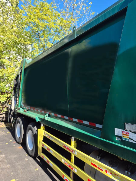 2023 Peterbilt 520 with EZ Pack Goliath G400 28XD Rear Loader Body - Image 21