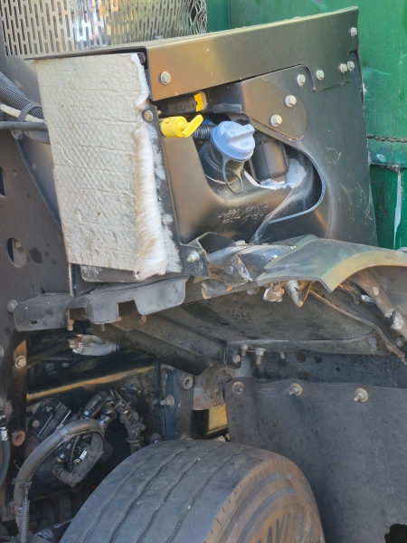 2023 Peterbilt 520 with EZ Pack Goliath G400 28XD Rear Loader Body - Image 23