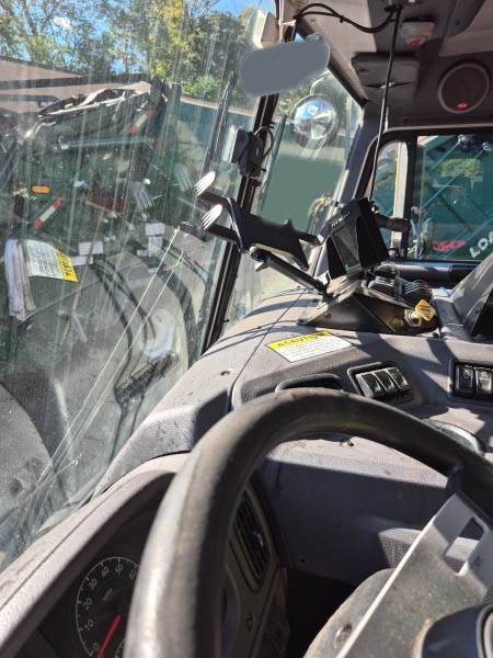 2023 Peterbilt 520 with EZ Pack Goliath G400 28XD Rear Loader Body - Image 26