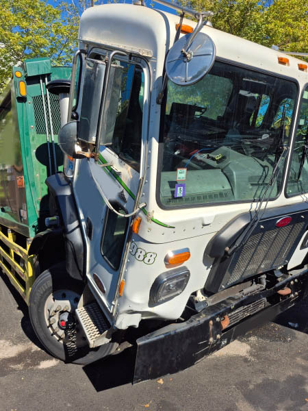 2023 Peterbilt 520 with EZ Pack Goliath G400 28XD Rear Loader Body