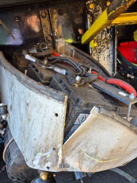 2023 Peterbilt 520 with EZ Pack Goliath G400 28XD Rear Loader Body - Image 30