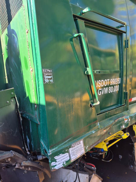 2023 Peterbilt 520 with EZ Pack Goliath G400 28XD Rear Loader Body - Image 5