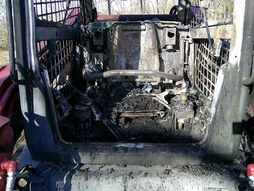 2023 Takeuchi TL12V2 Skid Steer - Image 18