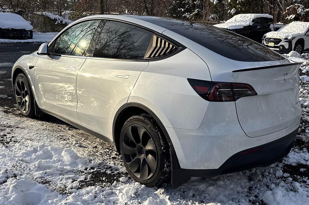 2023 Tesla Model Y - Image 2