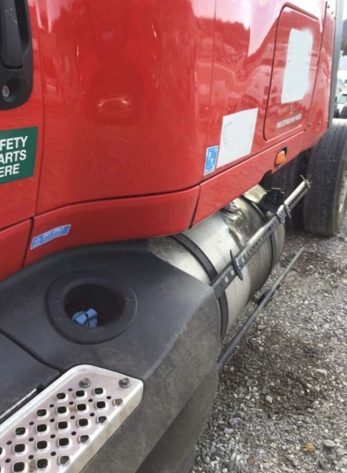 2024 International LT62F - Image 8