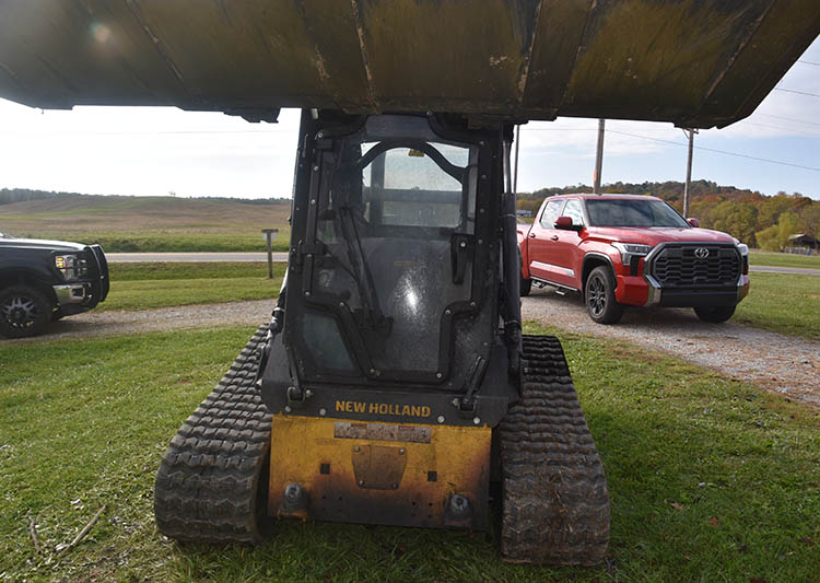 2024 New Holland C345 Skid Steer - Image 2