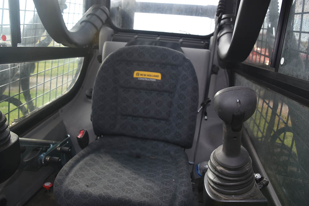 2024 New Holland C345 Skid Steer - Image 4