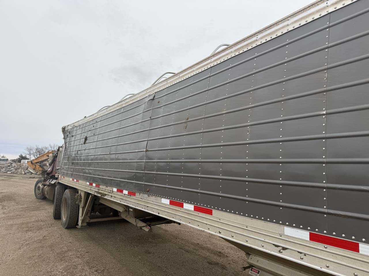 2024 Timpte Grain Trailer - Image 5
