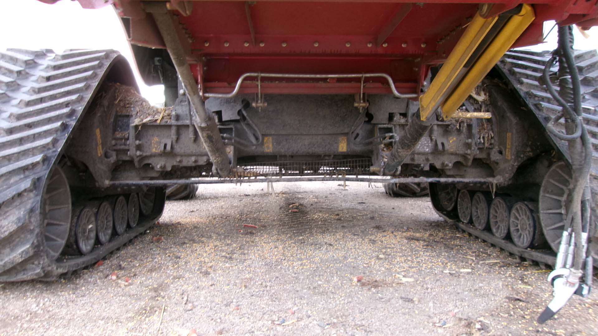 2025 CASE IH 9260 Combine - Image 8