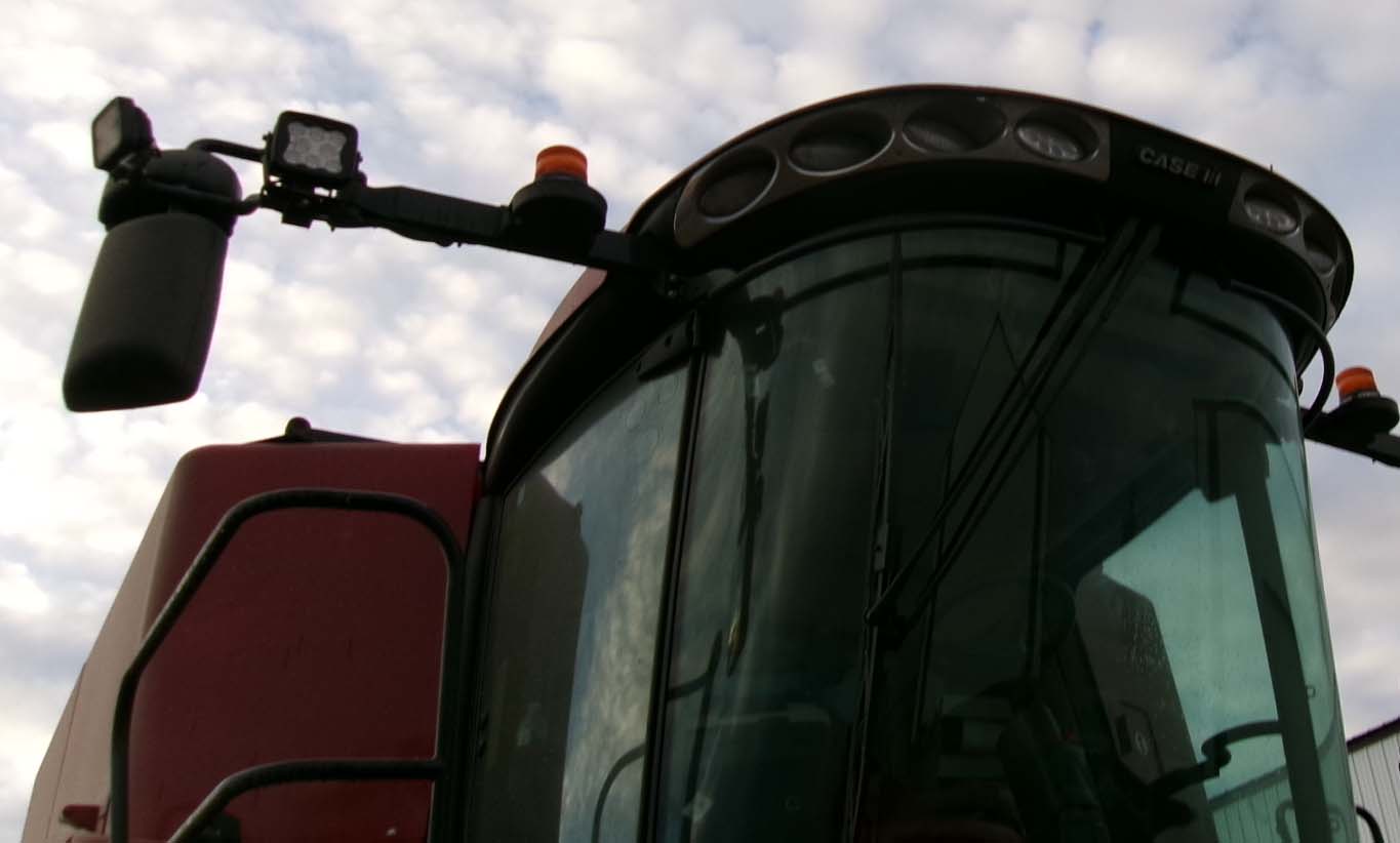 2025 CASE IH 9260 Combine - Image 9