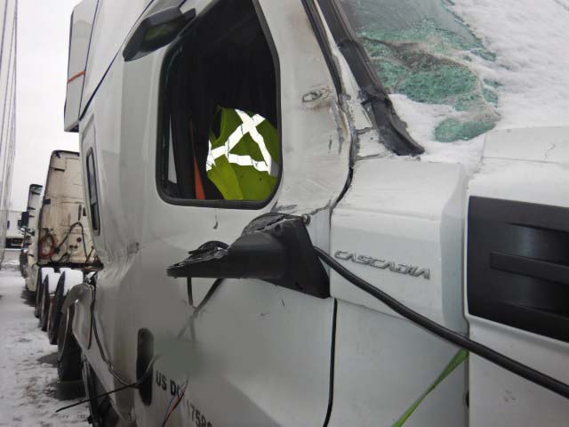 2025 Freightliner Cascadia - Image 10