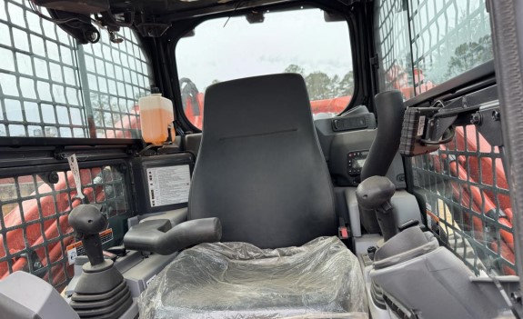 2025 Kubota SVL97-2 Skid Steer - Image 9