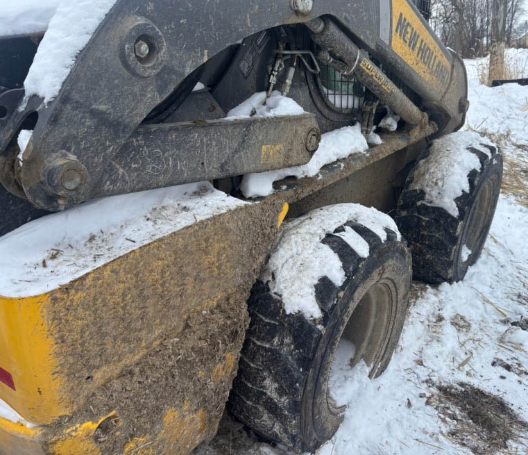 2025 New Holland L328 Skid Steer - Image 2