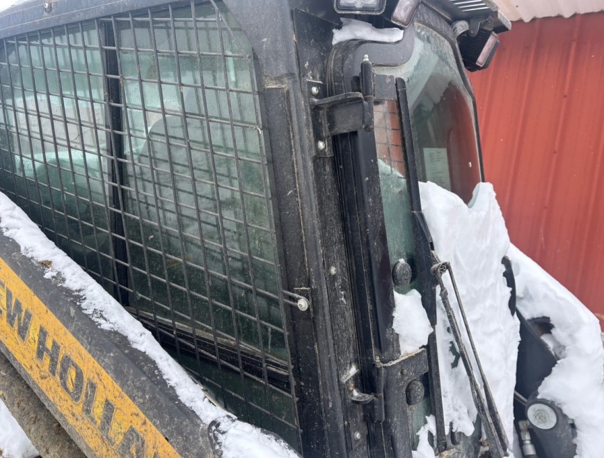 2025 New Holland L328 Skid Steer - Image 4