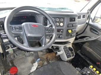 2025 Peterbilt 567 - Image 33