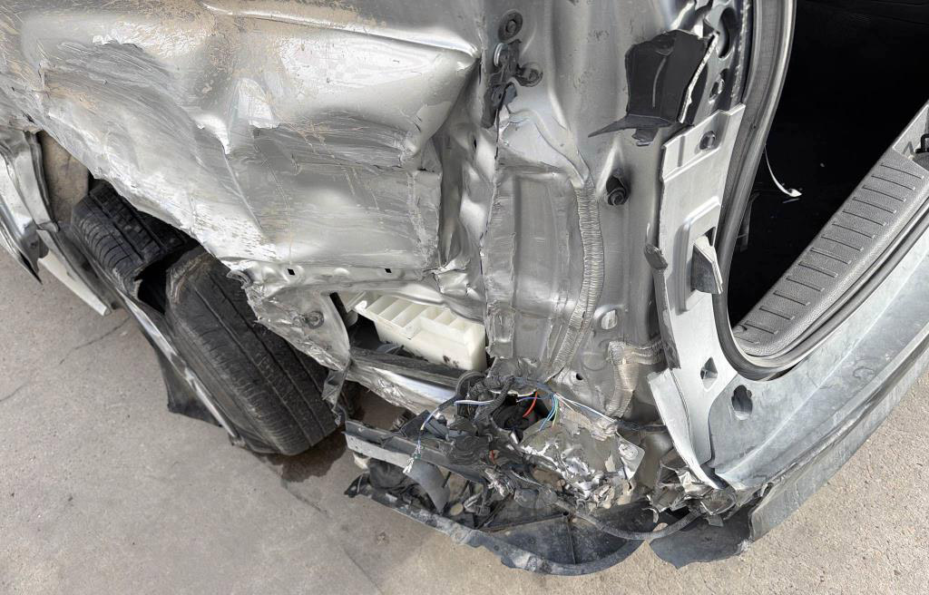 2025 Toyota Sienna - Image 8