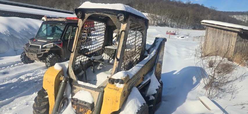 2014 Gehl R190 Skid Steer - Image 2