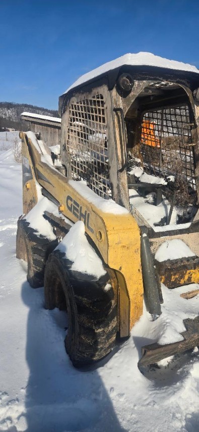 2014 Gehl R190 Skid Steer - Image 3