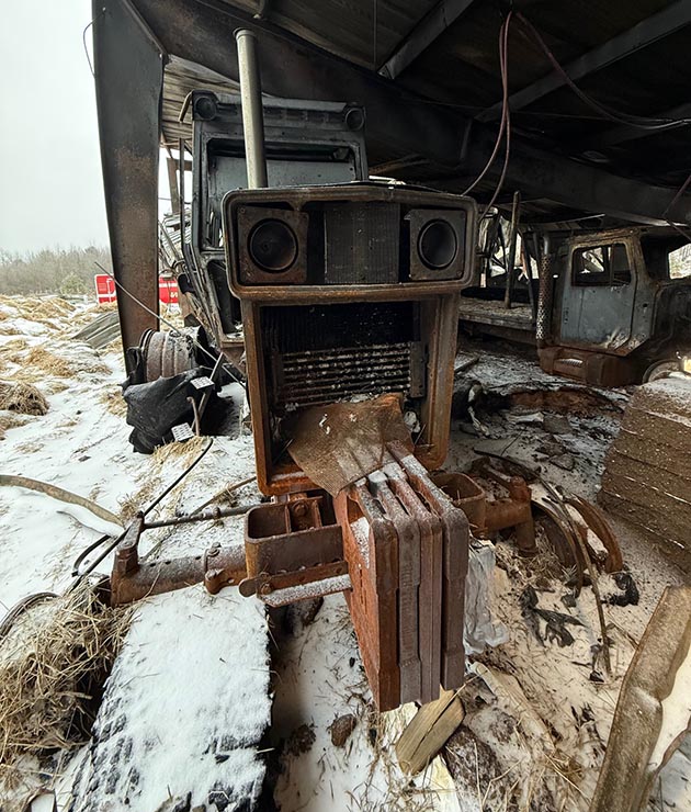 International 1066 Tractor - Image 3