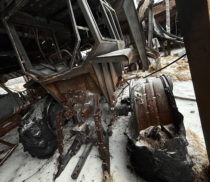 International 1066 Tractor - Image 4